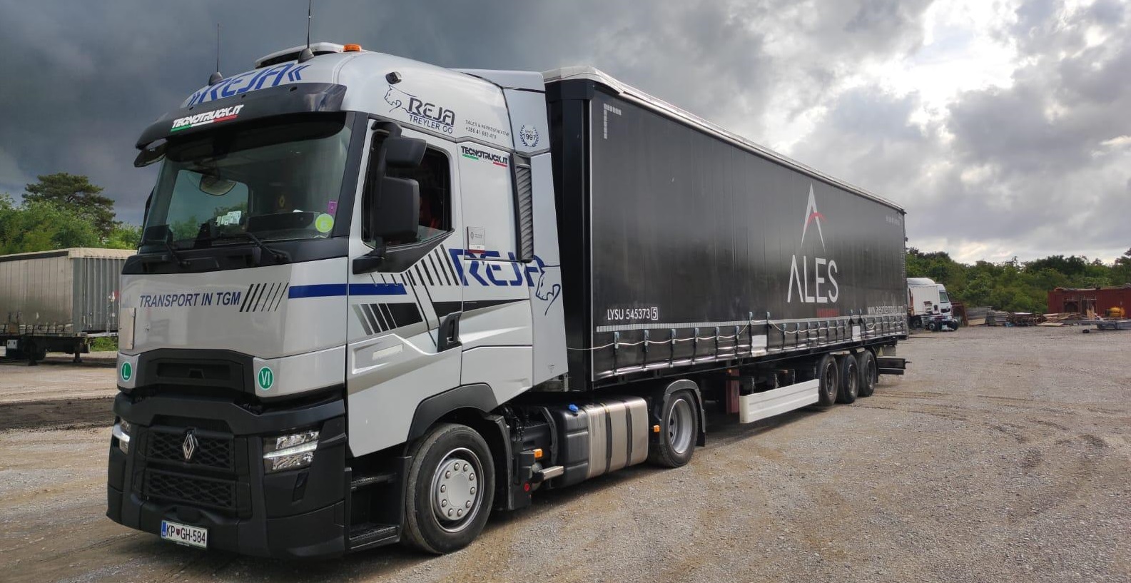 WhatsApp Image 2025-10-22 at 00.08.08